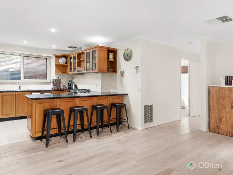 Sixth view of Homely house listing, 2 Richard Court, Mordialloc VIC 3195