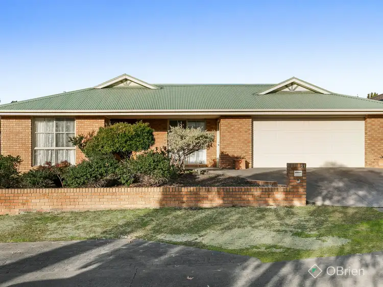 21 Cromwell Lane, Cranbourne East VIC 3977
