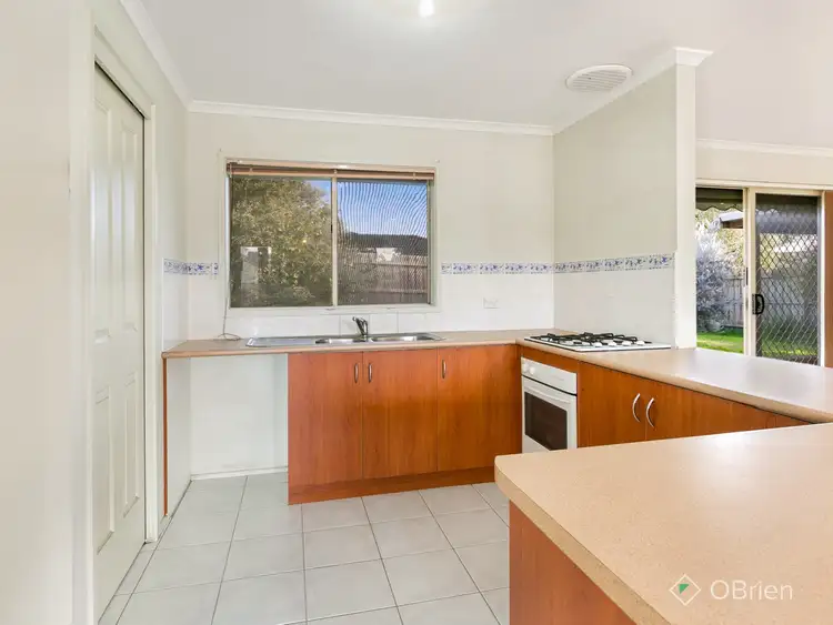 Fifth view of Homely house listing, 2 Reece Court, Carrum Downs VIC 3201