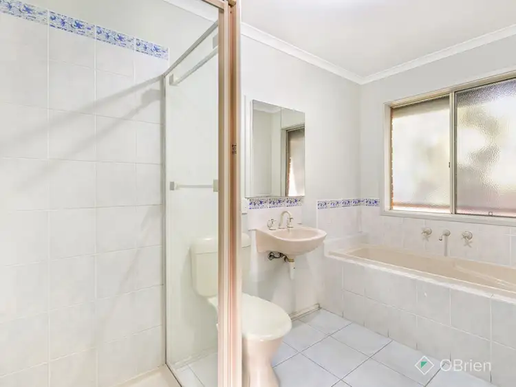 Sixth view of Homely house listing, 2 Reece Court, Carrum Downs VIC 3201