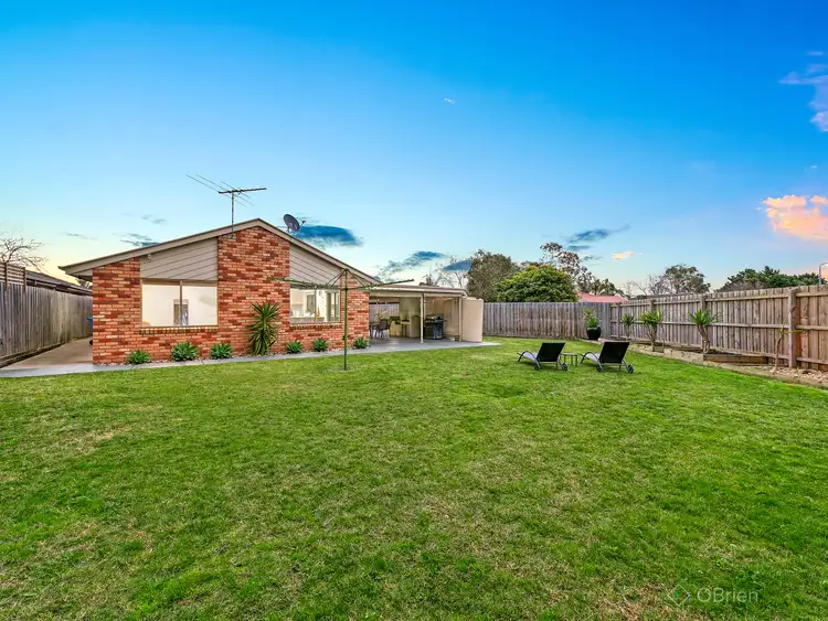 Fifth view of Homely house listing, 5 Hillman Court, Berwick VIC 3806