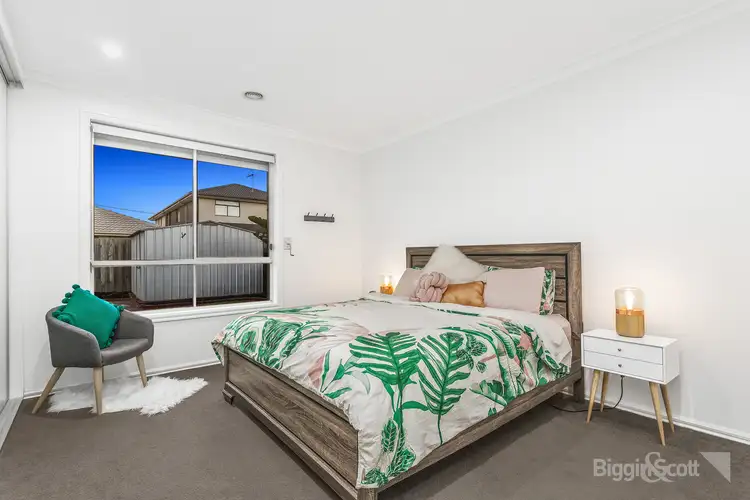 Sixth view of Homely house listing, 2 Nielsen Court, Altona Meadows VIC 3028