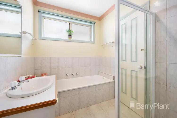 Fifth view of Homely house listing, 2/38 Carroll Crescent, Mill Park VIC 3082