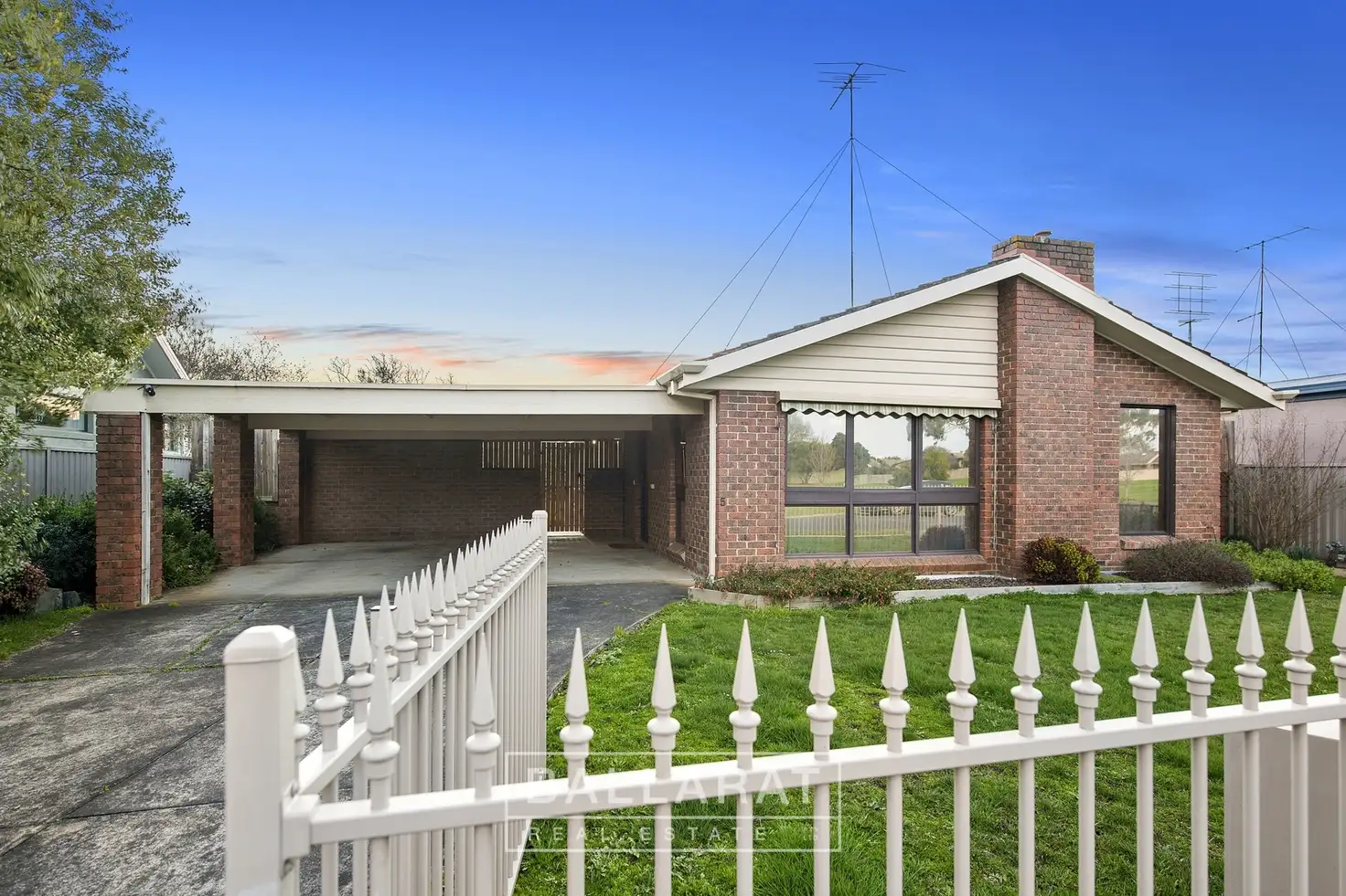 Main view of Homely house listing, 5 Shaw Avenue, Wendouree VIC 3355
