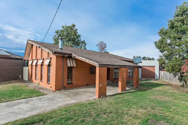 1 Dallas Avenue, Mount Clear VIC 3350