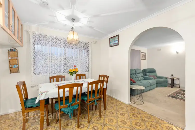 Fifth view of Homely house listing, 32 Charlbury Grove, St Albans VIC 3021