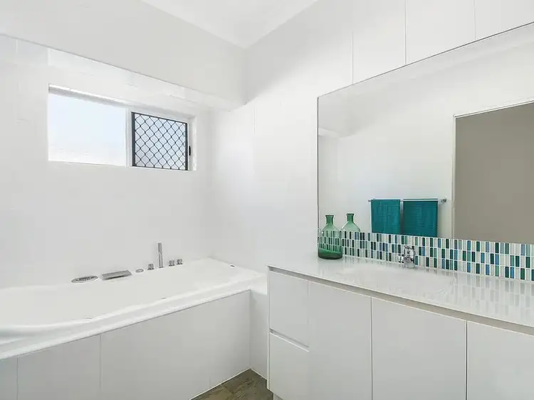 Sixth view of Homely house listing, 8 Durnley Court, Rasmussen QLD 4815