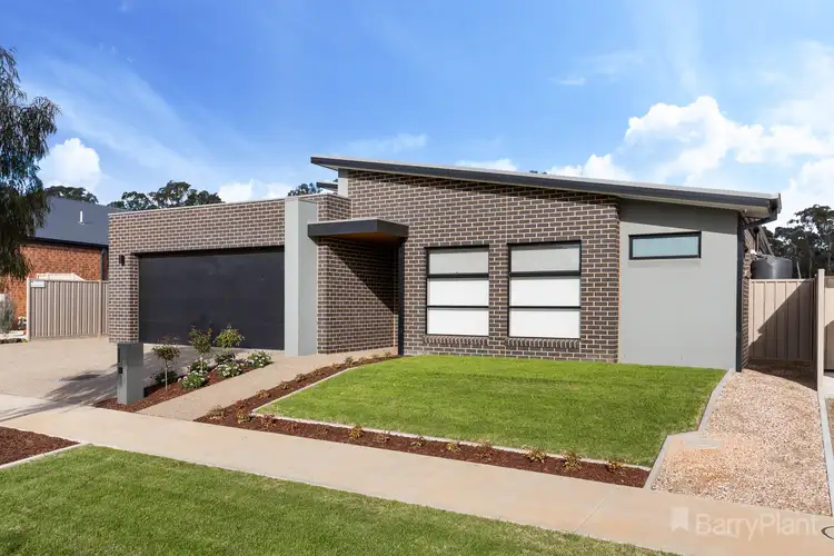 12 Hereford Drive, Ascot VIC 3551
