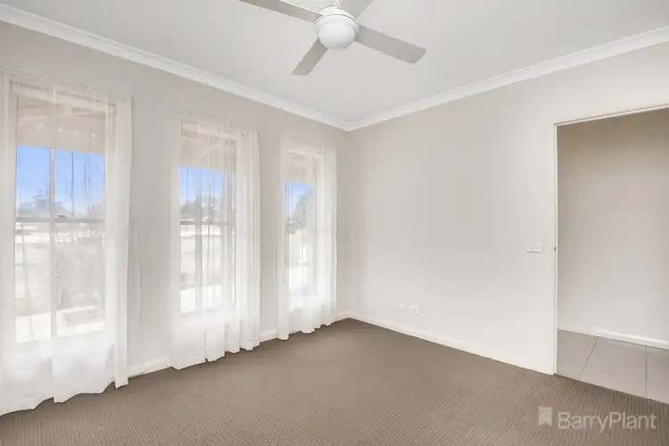 Fifth view of Homely townhouse listing, 8b Parsonage Grove, Eaglehawk VIC 3556