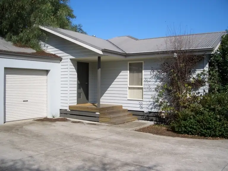 Main view of Homely townhouse listing, 2/6 Tennyson Street, Traralgon VIC 3844