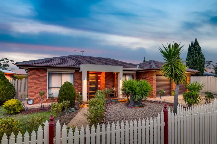 3 Truro Crescent, Taylors Lakes VIC 3038