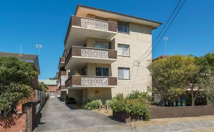 Fourth view of Homely apartment listing, 2/10 Mactier Street, Narrabeen NSW 2101