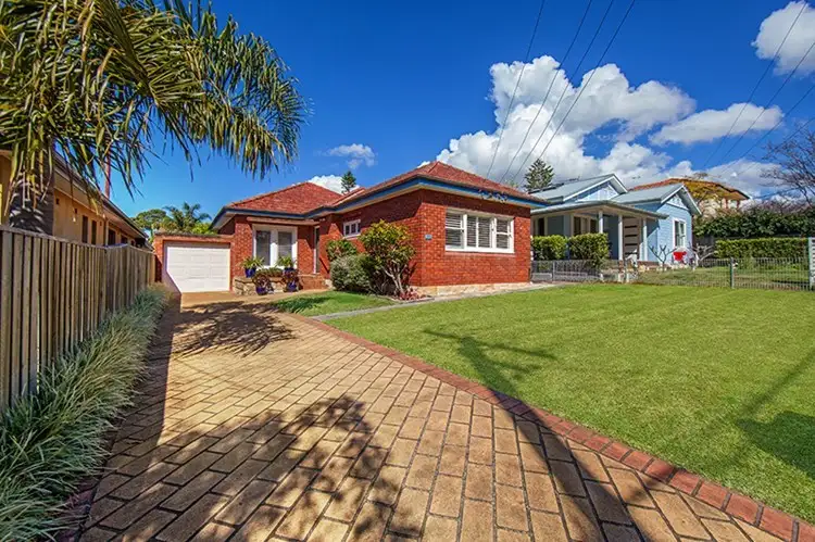 58 Wyuna Ave, Freshwater NSW 2096
