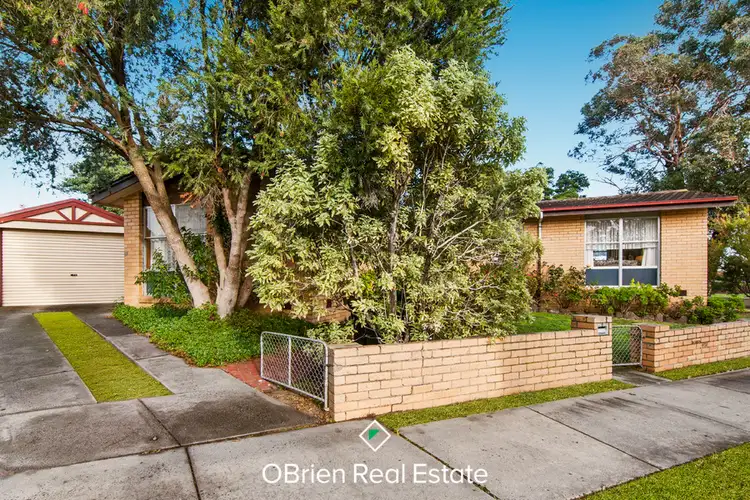 2 Mitre Crescent, Frankston North VIC 3200