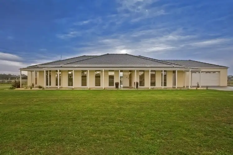 385 Gardner & Holman Road, Drouin VIC 3818