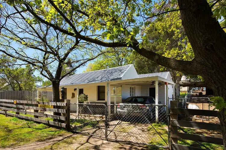 Second view of Homely house listing, 4 Kelsall Court, Castlemaine VIC 3450