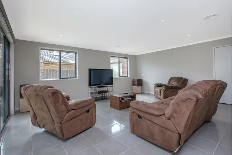 Sixth view of Homely house listing, 61 Summerhill Boulevard, Drouin VIC 3818