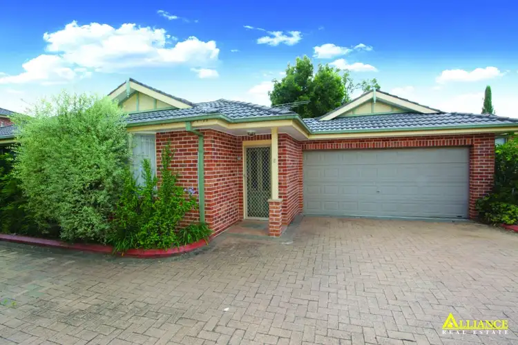 2/27 Childs Street, East Hills NSW 2213
