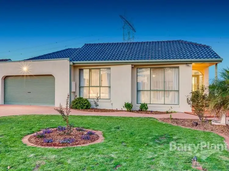 14 Honeyeater Crescent, Taylors Lakes VIC 3038