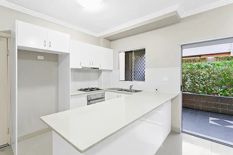 2/65 Beamish Road, Northmead NSW 2152