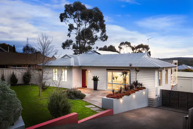 15 Carol Street, Castlemaine VIC 3450