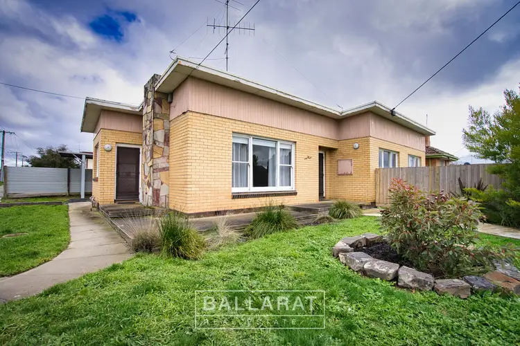 38 Rowlands Street, Sebastopol VIC 3356