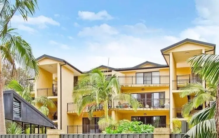 30/2 Adcock Avenue, West Gosford NSW 2250