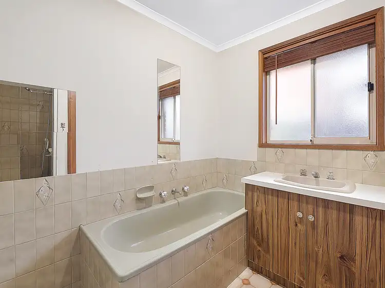 Fifth view of Homely house listing, 2/10 The Fairway, North Geelong VIC 3215