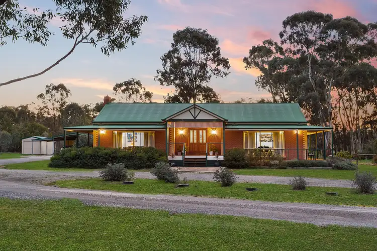 8 Homebush Drive, Junortoun VIC 3551