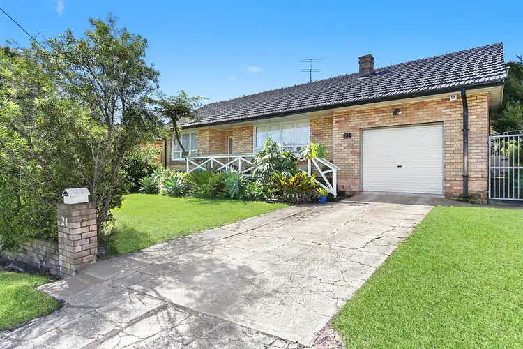21 Noble Parade, Lake Heights NSW 2502