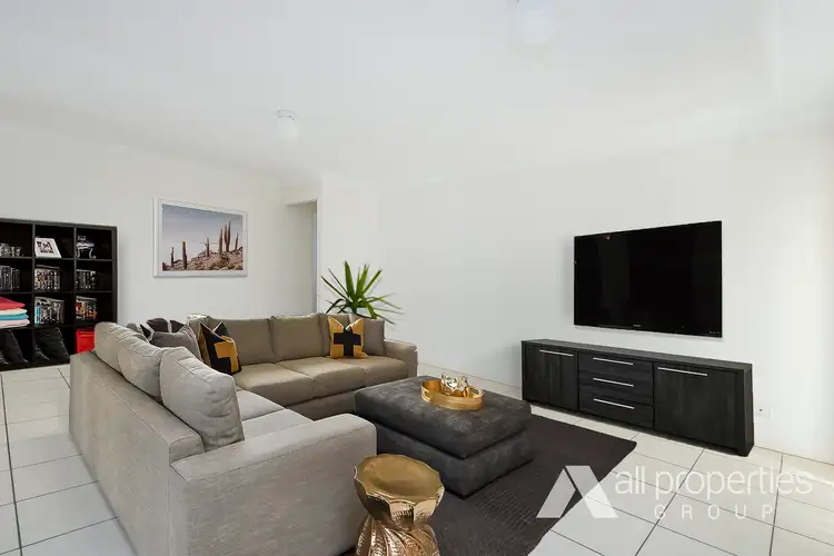 Second view of Homely house listing, 10 Tahlee Court, Regents Park QLD 4118