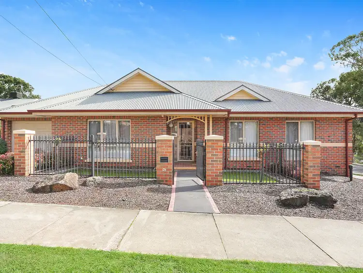 4/11 Wellington Street, Montmorency VIC 3094