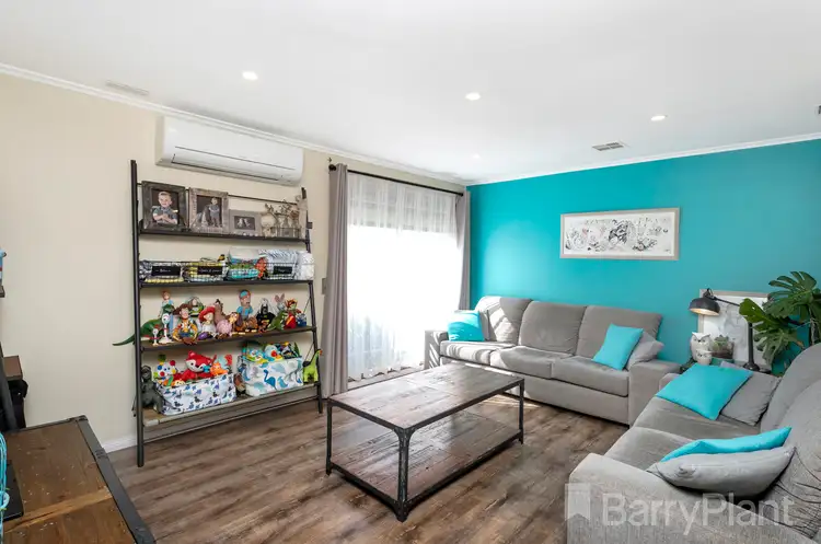 Second view of Homely house listing, 3 Yarck Court, Westmeadows VIC 3049