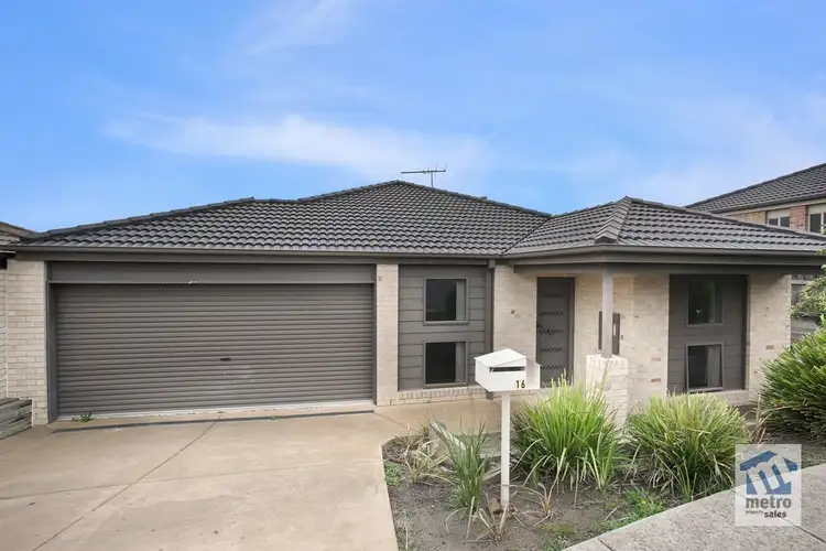 16 Alapont Close, Pakenham VIC 3810