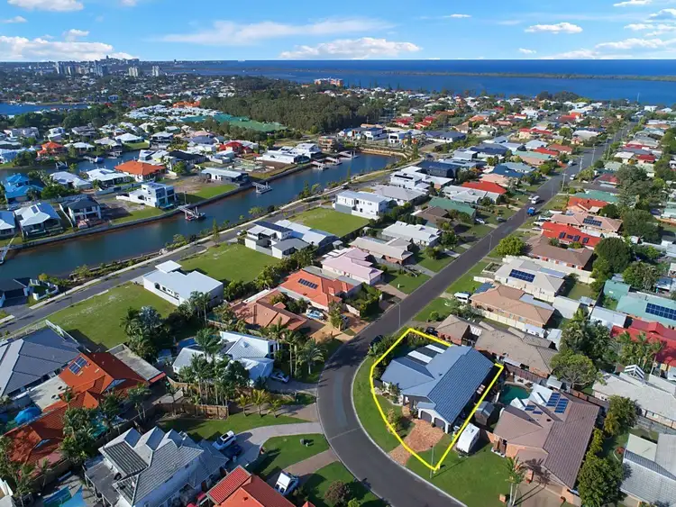 52 Maryann Street, Golden Beach QLD 4551