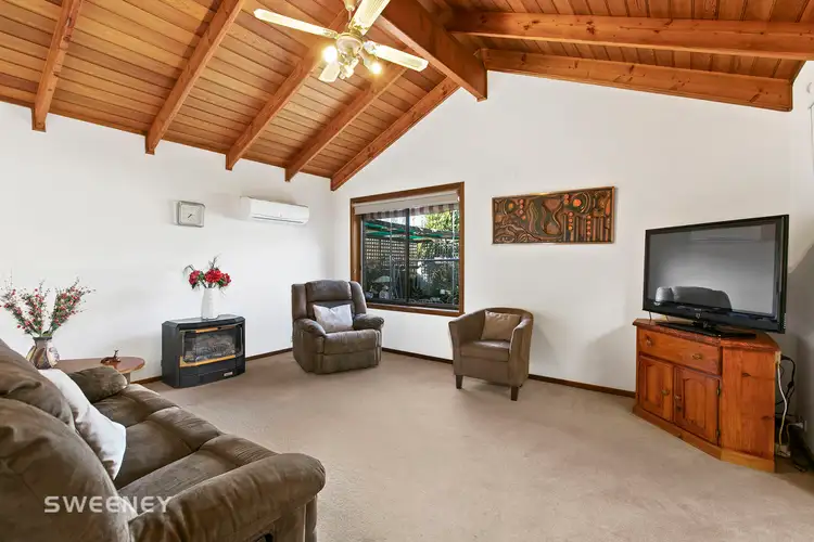 Sixth view of Homely house listing, 8 Ventnor Place, Keilor Downs VIC 3038