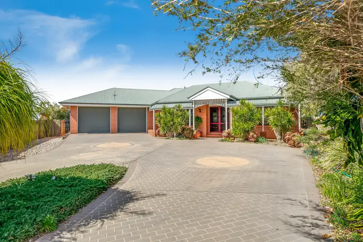 6 Cranborne Close, Middle Ridge QLD 4350