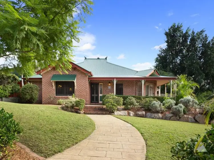 11 Sexton Place, Bellbowrie QLD 4070