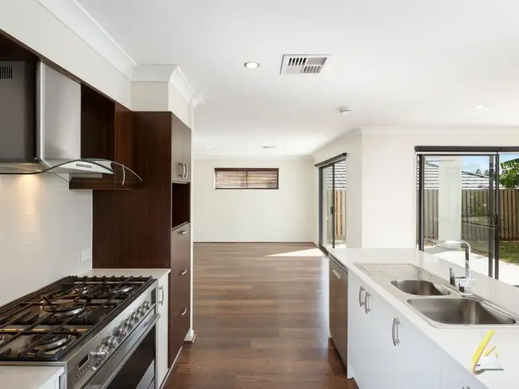 Second view of Homely house listing, 4 Berkshire Place, Heathwood QLD 4110