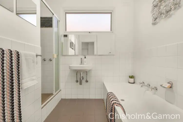 Sixth view of Homely apartment listing, 2/11 Gordon Avenue, Elwood VIC 3184