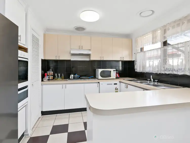 Fifth view of Homely house listing, 14 Heatherlea Crescent, Narre Warren VIC 3805