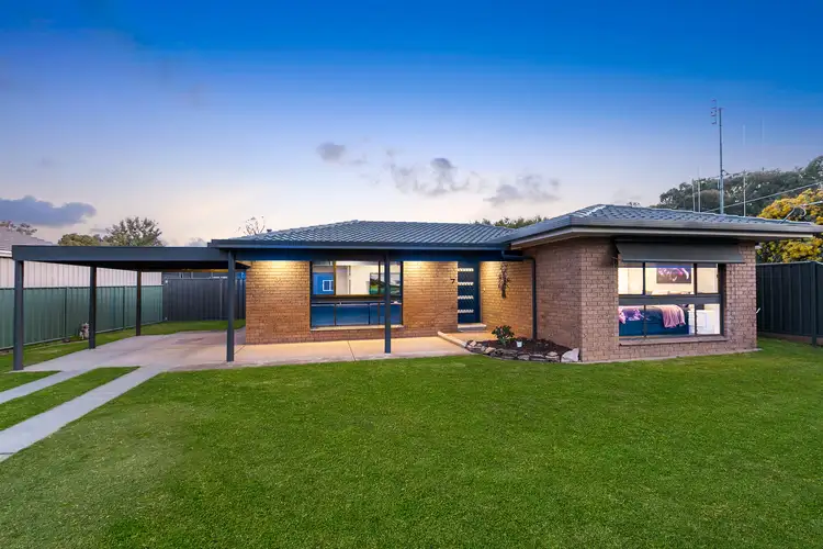 7 Crusoe Road, Kangaroo Flat VIC 3555