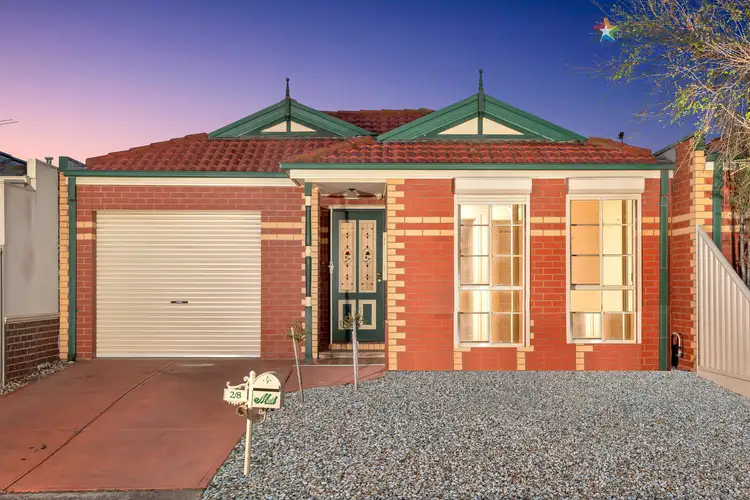 2/8 Westminster Avenue, Hillside VIC 3037