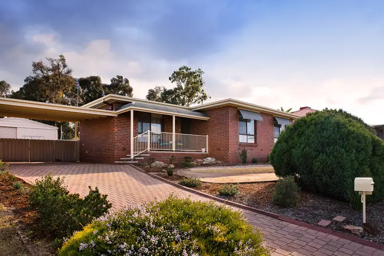 18 Mockridge Drive, Kangaroo Flat VIC 3555