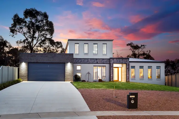 14 Poorinda Crescent, Kangaroo Flat VIC 3555