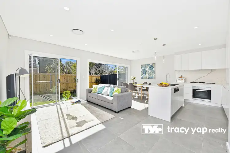 2/28 Lincoln Street, Eastwood NSW 2122