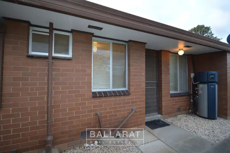 Main view of Homely unit listing, 2/32 Brougham Street, Maryborough VIC 3465
