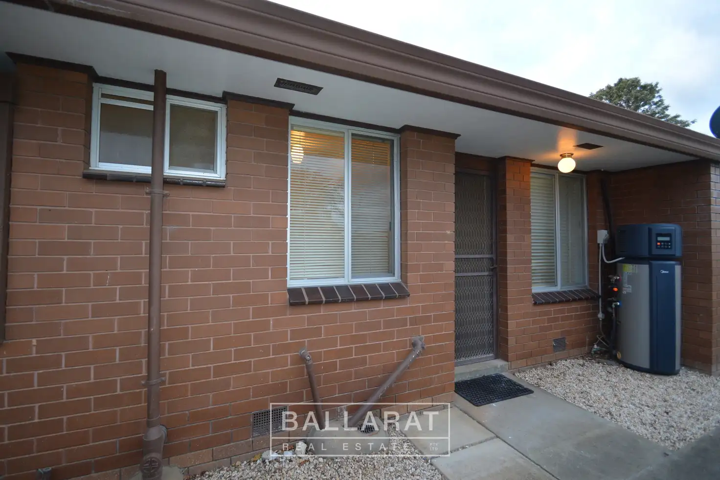 Main view of Homely unit listing, 2/32 Brougham Street, Maryborough VIC 3465