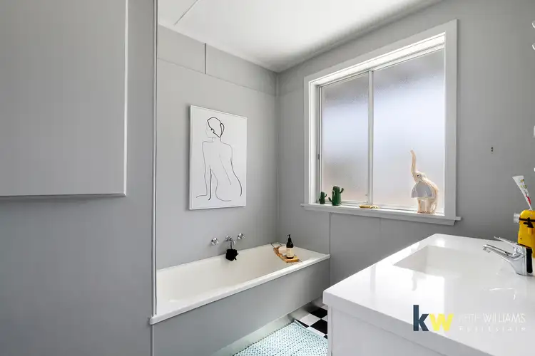 Sixth view of Homely house listing, 1 Downie Court, Traralgon VIC 3844