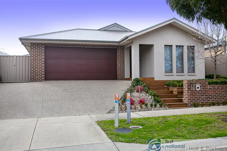 11 Villella Drive, Pakenham VIC 3810